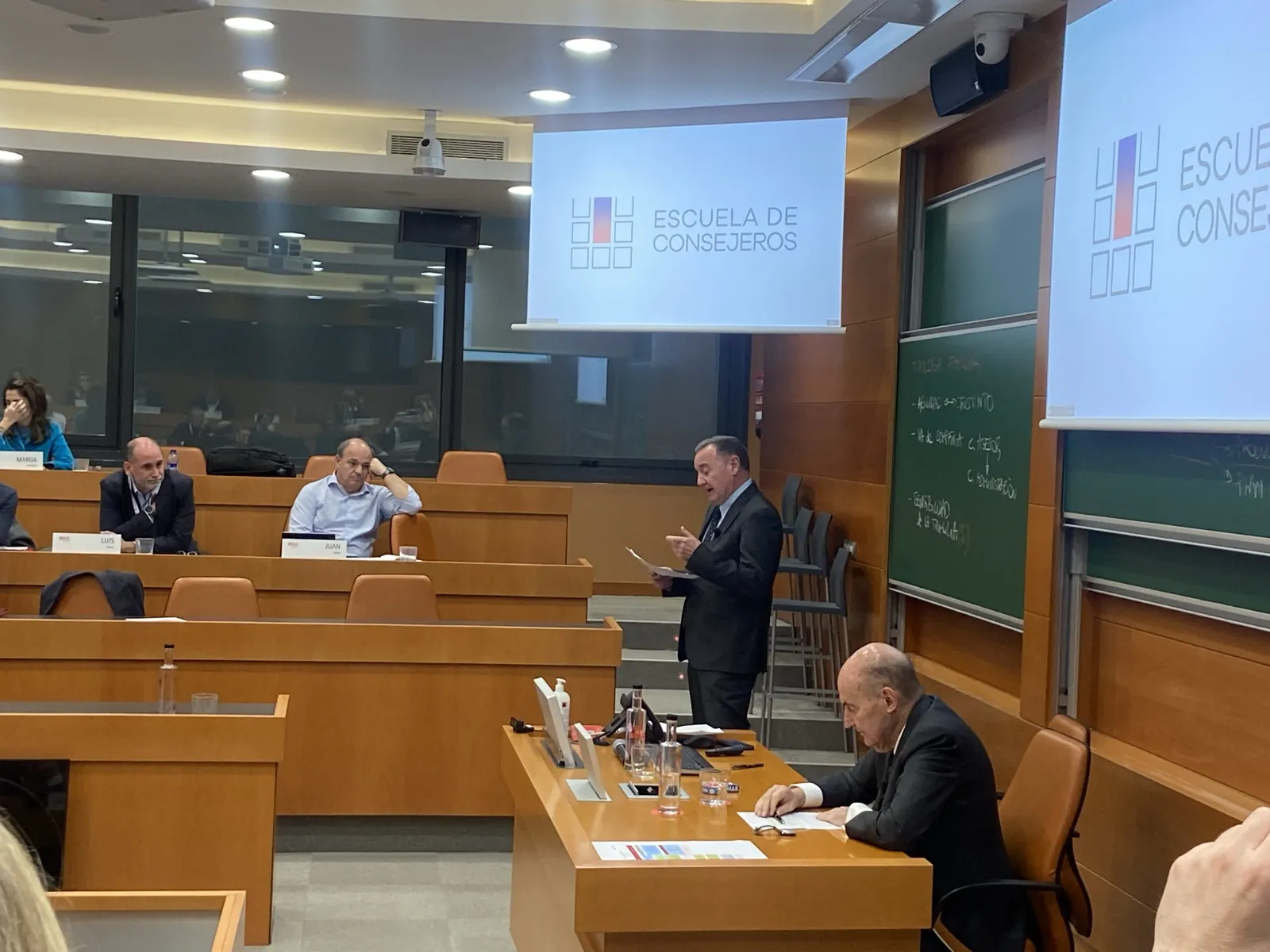 Escuela de Consejeros AED — Ponente en sesión, formación para consejeros independientes